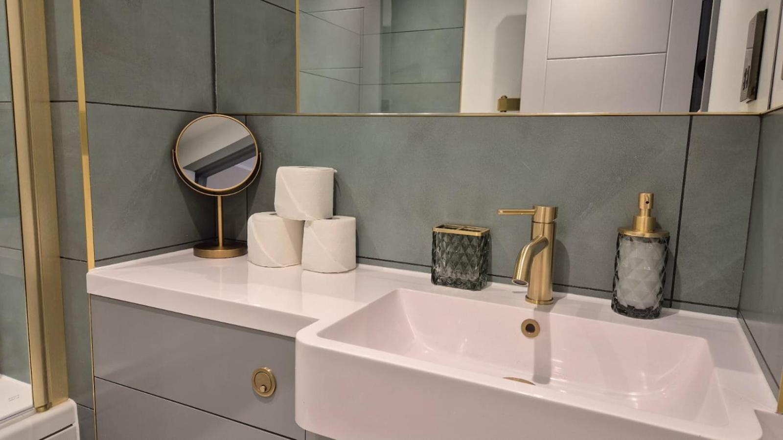 Holyrood Hidden Gem Apartment Edinburgh